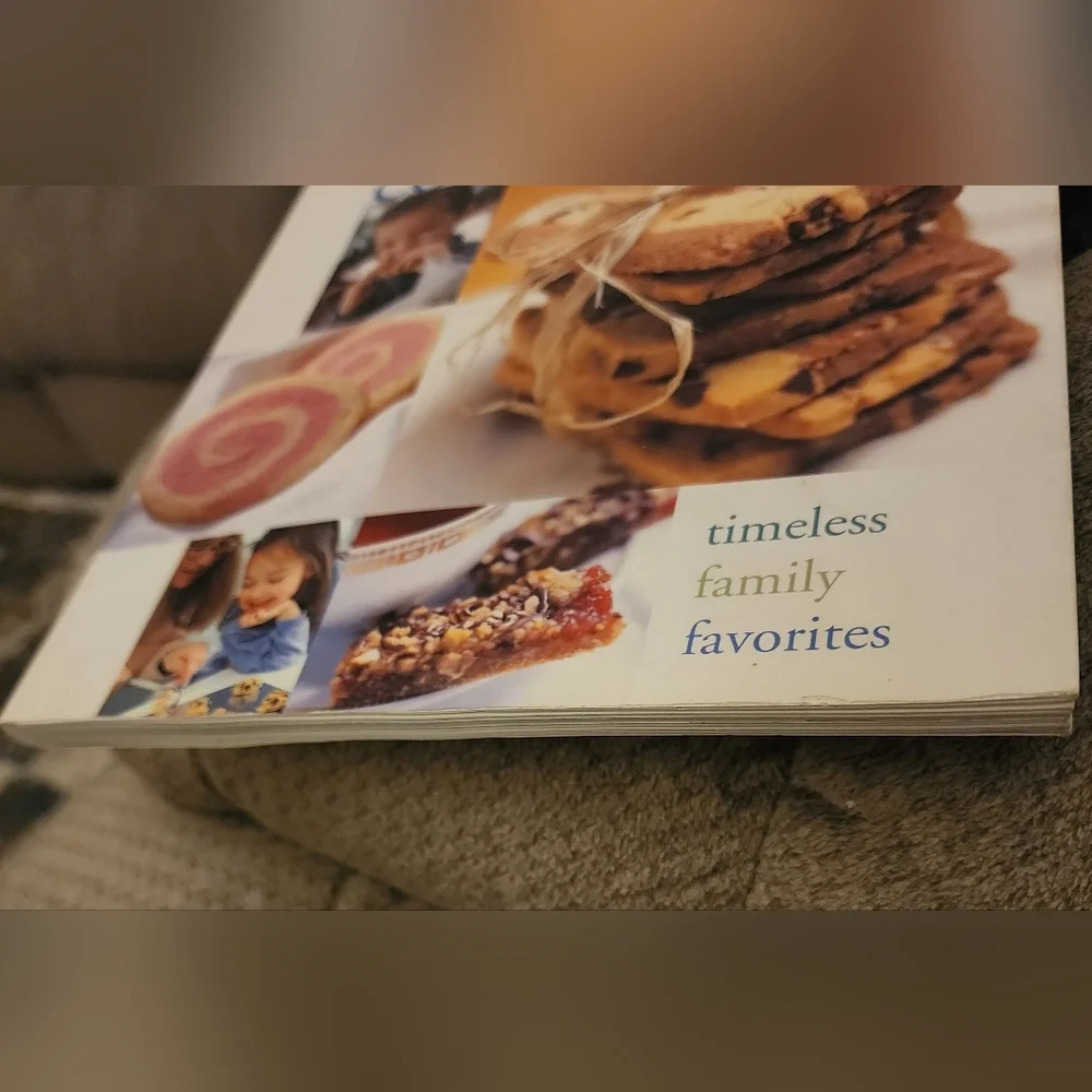 Cookie Classics Cookbook From Better Homes & Gardens Over 115 Favorite Recipes!